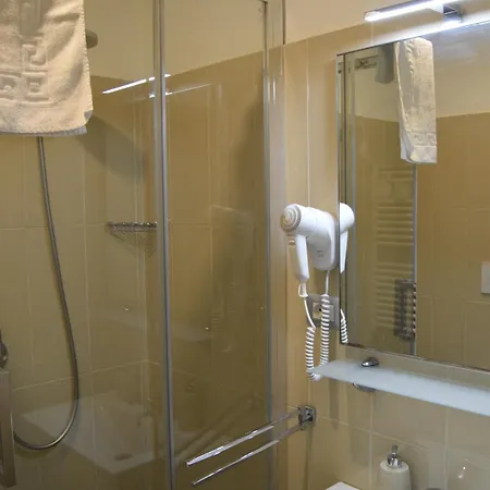 Vatican Giulia לינה וארוחת בוקר רומא